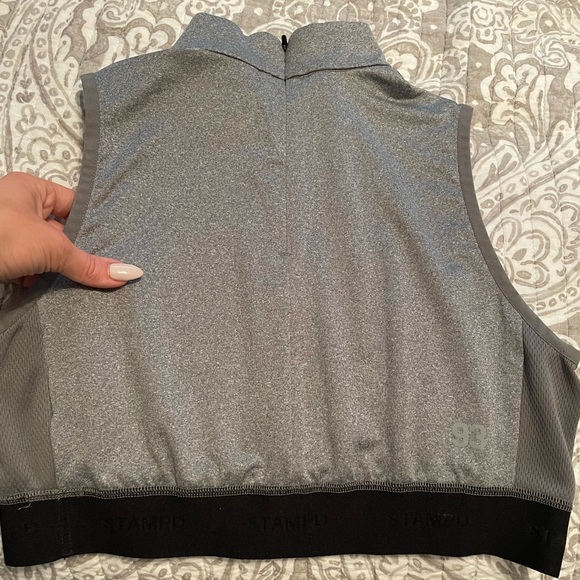 Puma Crop Top (M) - Picture 3 of 4